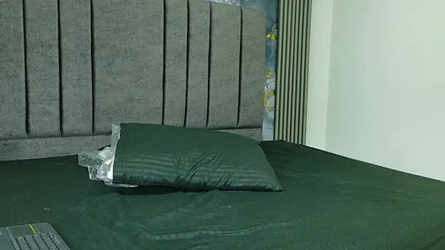 AngelineJolie online show from 09/30/25, 07:09