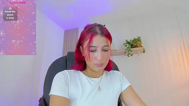 Cristalfoxy  online show from 01/12/26, 07:53