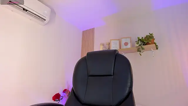 Cristalfoxy  online show from 01/07/26, 07:30