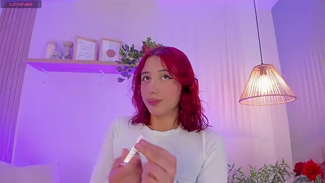 Cristalfoxy  online show from 12/20/25, 07:28