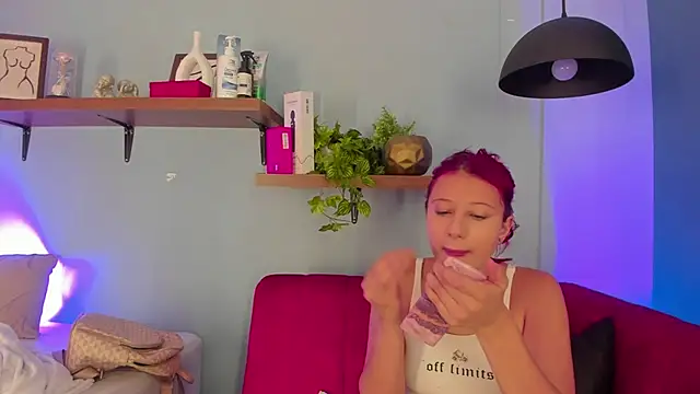 Cristalfoxy  online show from 03/20/26, 07:48