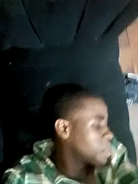 Snapshot of Vince_Favent chatting on 10/02/25, 10:02 Vince Favent online show from 10/02/25, 10:02