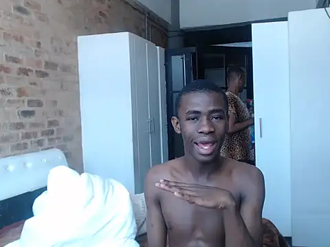 Snapshot of Vince_Favent chatting on 09/12/25, 09:42 Vince Favent online show from 09/12/25, 09:42