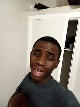 Snapshot of Vince_Favent chatting on 10/04/25, 09:49 Vince Favent online show from 10/04/25, 09:49