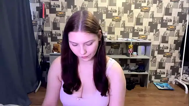 Snapshot of SwiiSweet chatting on 09/26/25, 04:14 SwiiSweet online show from 09/26/25, 04:14