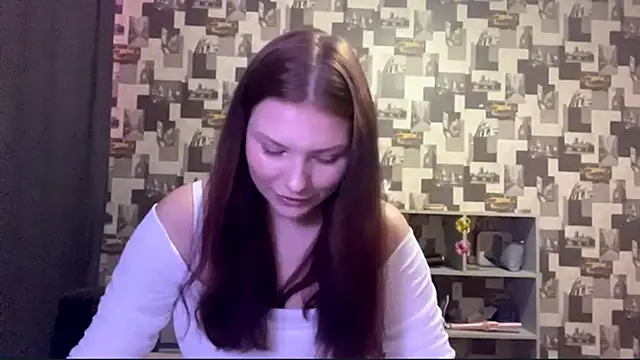Snapshot of SwiiSweet chatting on 09/10/25, 04:06 SwiiSweet online show from 09/10/25, 04:06
