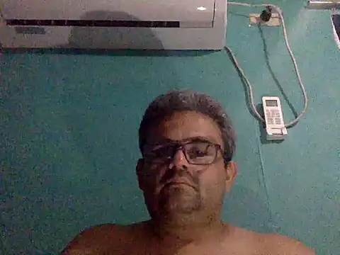 Snapshot of Katracho6969 chatting on 10/04/25, 02:02 Katracho6969 online show from 10/04/25, 02:02