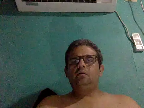Snapshot of Katracho6969 chatting on 10/15/25, 04:00 Katracho6969 online show from 10/15/25, 04:00