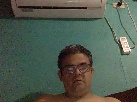 Snapshot of Katracho6969 chatting on 10/19/25, 02:03 Katracho6969 online show from 10/19/25, 02:03