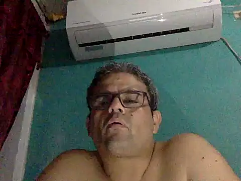 Snapshot of Katracho6969 chatting on 10/11/25, 11:50 Katracho6969 online show from 10/11/25, 11:50