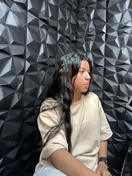 Snapshot of lil_charme chatting on 09/29/25, 03:06 lil charme online show from 09/29/25, 03:06