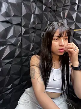 Snapshot of lil_charme chatting on 09/14/25, 02:06 lil charme online show from 09/14/25, 02:06