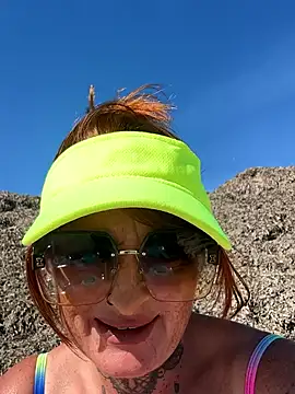 Snapshot of IrishmilfAnna chatting on 10/23/25, 11:31 IrishmilfAnna online show from 10/23/25, 11:31