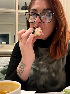 IrishmilfAnna online show from 09/16/25, 01:23