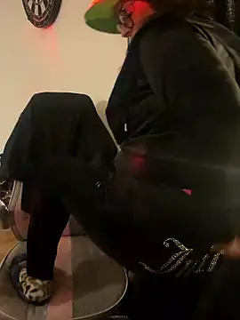 Snapshot of IrishmilfAnna chatting on 01/10/26, 05:52 IrishmilfAnna online show from 01/10/26, 05:52