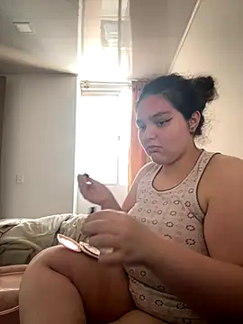 Snapshot of PortuPAWG chatting on 11/17/25, 09:08 PortuPAWG online show from 11/17/25, 09:08