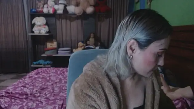 Snapshot of _Charlize_theron_ chatting on 11/21/25, 10:53 Charlize theron online show from 11/21/25, 10:53