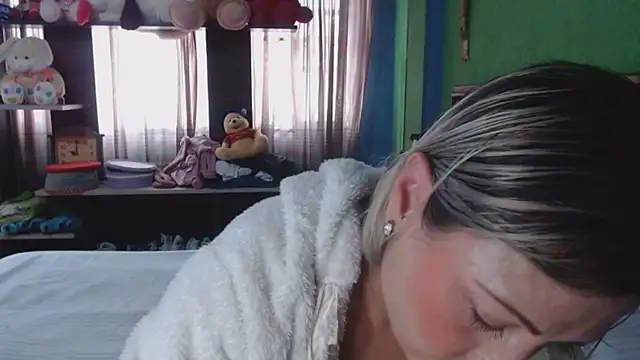 Snapshot of _Charlize_theron_ chatting on 12/01/25, 07:04 Charlize theron online show from 12/01/25, 07:04