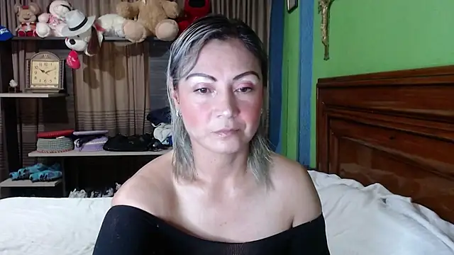 Snapshot of _Charlize_theron_ chatting on 11/04/25, 11:41 Charlize theron online show from 11/04/25, 11:41