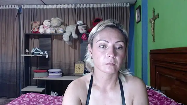 Snapshot of _Charlize_theron_ chatting on 09/12/25, 11:15 Charlize theron online show from 09/12/25, 11:15