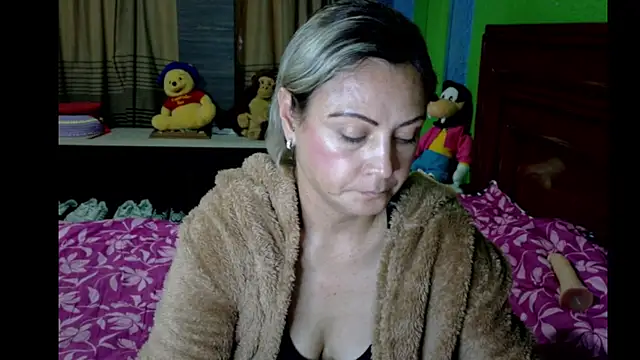 Snapshot of _Charlize_theron_ chatting on 04/21/26, 02:51 Charlize theron online show from 04/21/26, 02:51