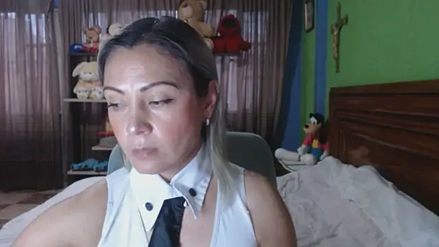 Snapshot of _Charlize_theron_ chatting on 11/22/25, 10:30 Charlize theron online show from 11/22/25, 10:30