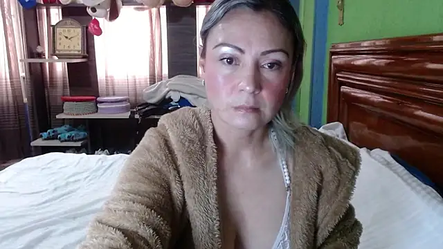 Snapshot of _Charlize_theron_ chatting on 11/05/25, 09:29 Charlize theron online show from 11/05/25, 09:29