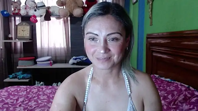 Snapshot of _Charlize_theron_ chatting on 10/28/25, 09:58 Charlize theron online show from 10/28/25, 09:58