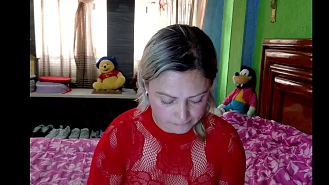 Snapshot of _Charlize_theron_ chatting on 04/21/26, 08:26 Charlize theron online show from 04/21/26, 08:26