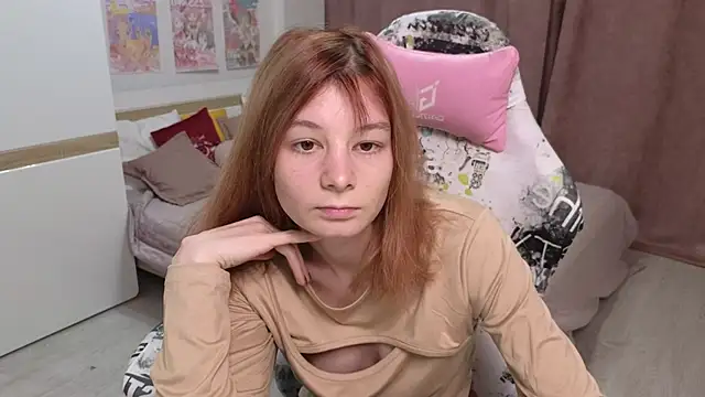 Snapshot of EllinEverly chatting on 09/23/25, 09:55 EllinEverly online show from 09/23/25, 09:55