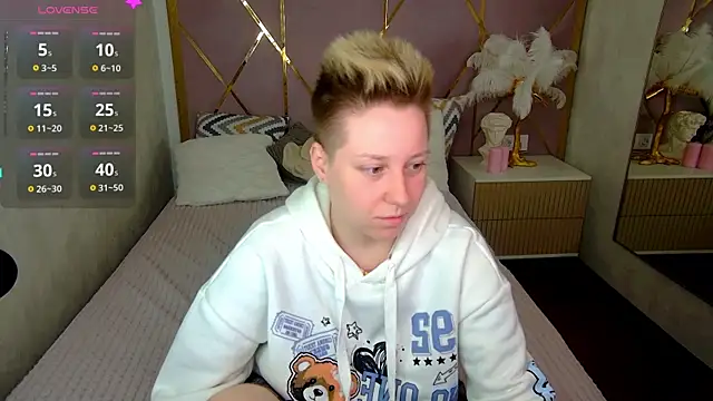 AlexandraGreen online show from 09/27/25, 08:59