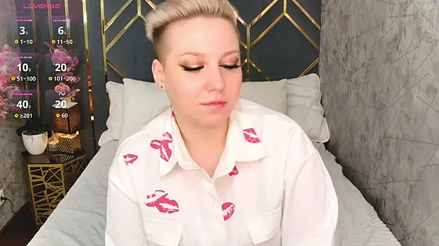 AlexandraGreen online show from 11/27/25, 09:04