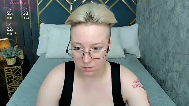 AlexandraGreen online show from 12/21/25, 04:08