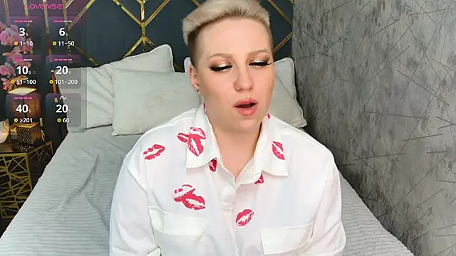 AlexandraGreen online show from 11/26/25, 09:37