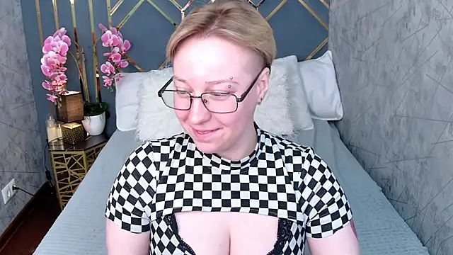 AlexandraGreen online show from 03/26/26, 11:46