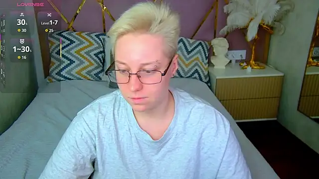 AlexandraGreen online show from 11/06/25, 09:19