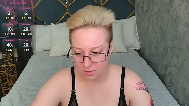 AlexandraGreen online show from 12/04/25, 09:03