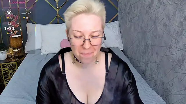 AlexandraGreen online show from 11/08/25, 08:56