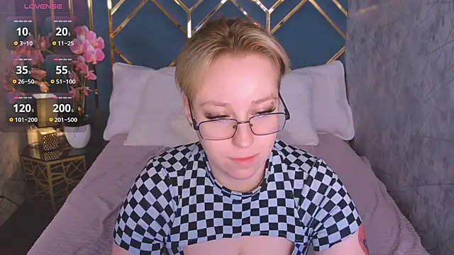 AlexandraGreen online show from 04/06/26, 09:05