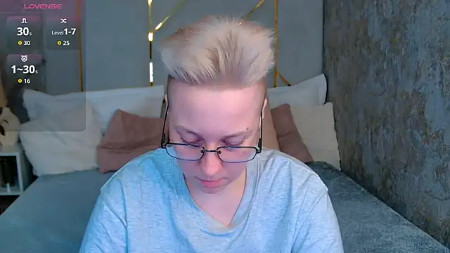 AlexandraGreen online show from 11/13/25, 09:30