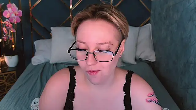 AlexandraGreen online show from 04/03/26, 09:32