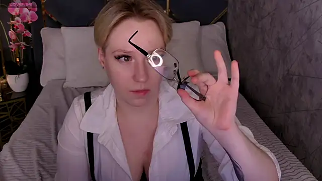 AlexandraGreen online show from 04/04/26, 10:49