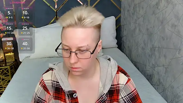 AlexandraGreen online show from 11/15/25, 09:19