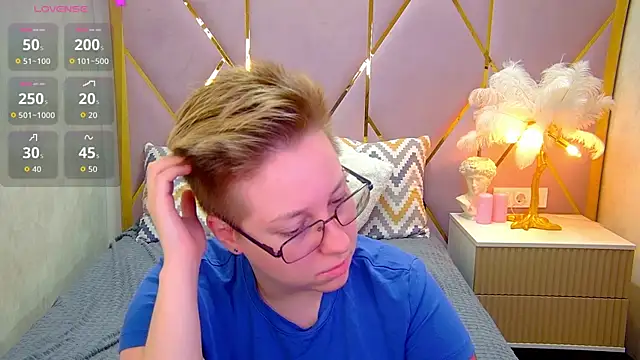 AlexandraGreen online show from 10/13/25, 09:05