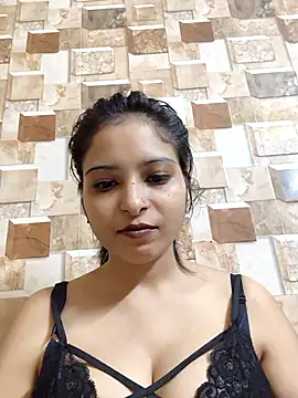 QUEEN-ADITI online show from 12/01/25, 04:19