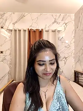 QUEEN-ADITI online show from 03/08/26, 02:04