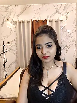 QUEEN-ADITI online show from 03/04/26, 05:21