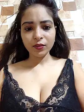 QUEEN-ADITI online show from 10/01/25, 03:16