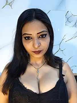 QUEEN-ADITI online show from 04/09/26, 06:03