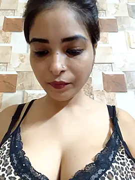 QUEEN-ADITI online show from 09/28/25, 02:51